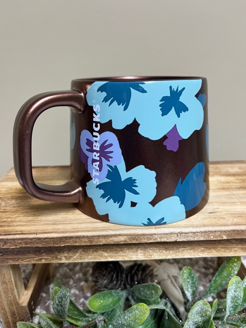 Starbucks 2020 Coffee 14 fl oz mug in good condition